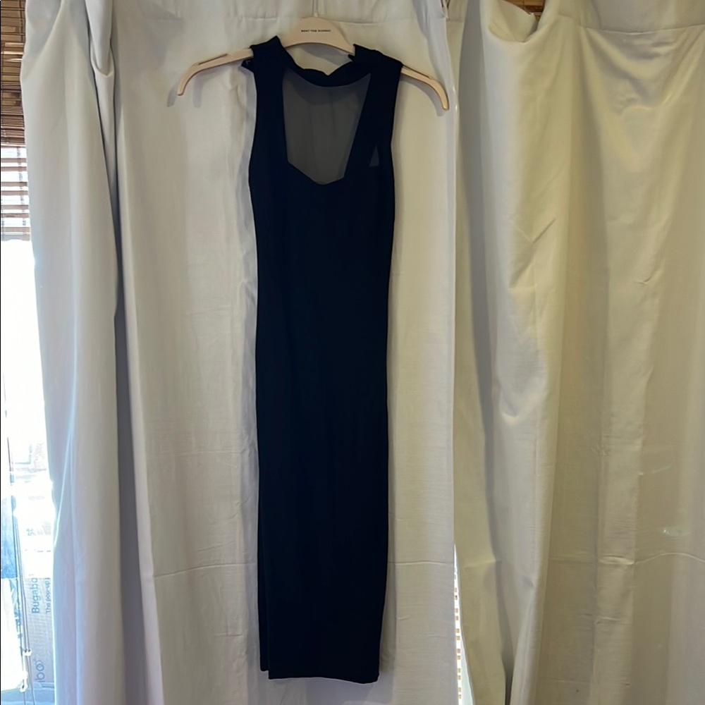 Elegant Black Sleeveless Dress